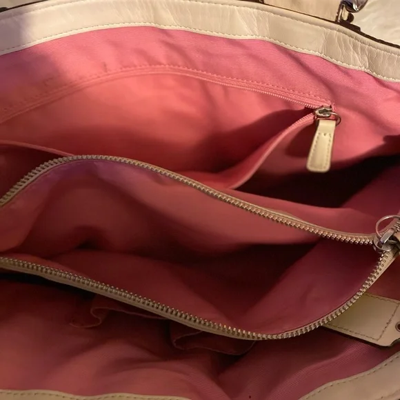 COACH A1072 F13733 Soho Cream Pebbled Leather Pleated Tote - Picture 9 of 11